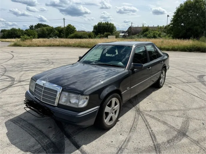 Mercedes-Benz Mercedes Benz W124 320E