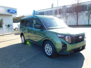 Ford Tourneo Courier Titanium Autom. 5 J. Garantie