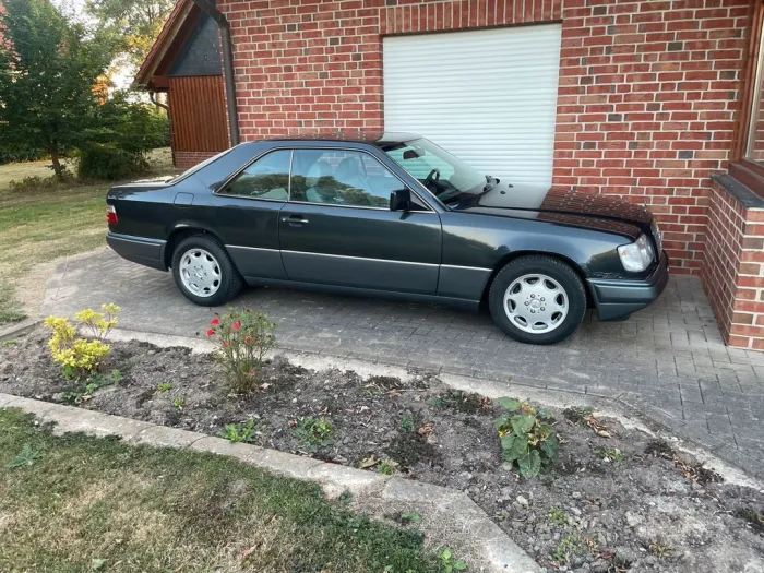 Mercedes-Benz Mercedes W124 220 CE,Tüv neu , Leder , Kli...