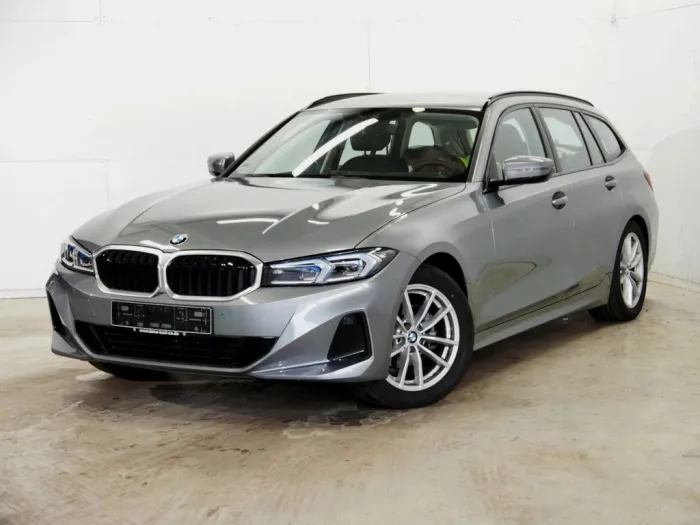 BMW 318i Touring Sport HUD Driving eSitze Sound Kam