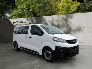 Opel Vivaro Kombi M L2/1.Hand/9Sitzer/DAB+/Klima