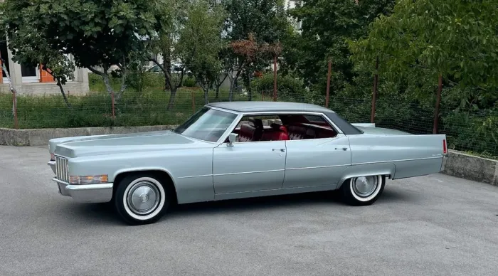 Cadillac Deville