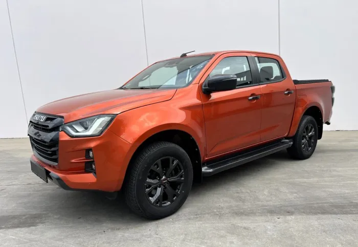 Isuzu D-Max 4x4 LSE °ASSISTENZ°LEDER°RFK°Rollo°AHK°