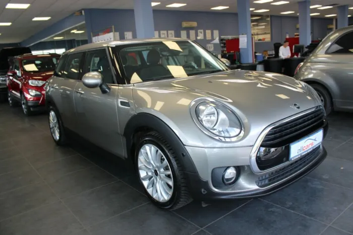 MINI Cooper Clubman Aut. Pepper - Navi - PDC - SHZ -