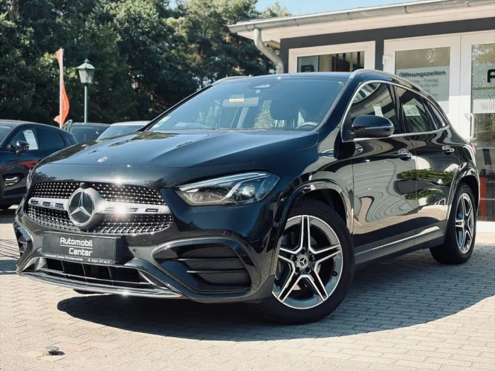 Mercedes-Benz GLA 220 4M AMG+Multibeam+Carbon+Kamera+Memory+19