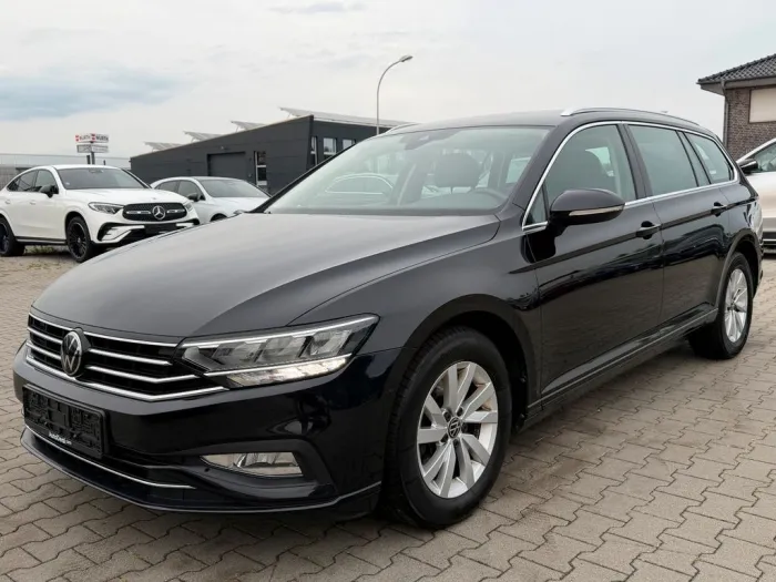 Volkswagen Passat Variant 1.5 TSI 110 kW DSG * ACC