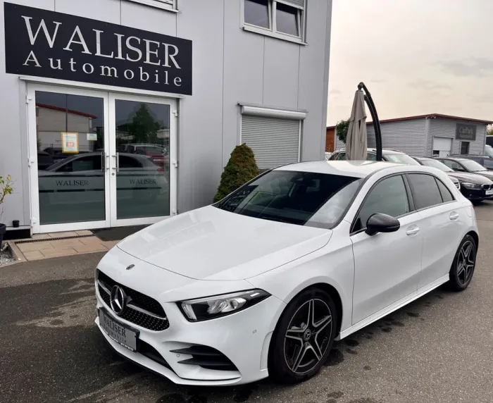Mercedes-Benz A 200 AMG Line Navi-PDC-LED-