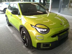 Abarth 600e SCORPIONISSIMA 54kWh/207KW BEV 280 SABELT