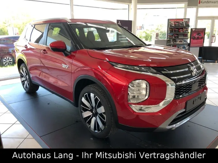 Mitsubishi Plug-in Hybrid 2,4L Intro