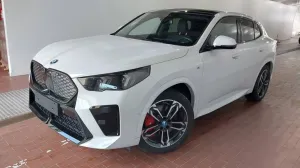 BMW iX2 30 xDrive M Sport Pro Pano_Headup_DA Prof_HK