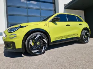 Abarth 600e*SCORPIONISSIMA*SOUNDPAKET*NETTO € 25825.-*