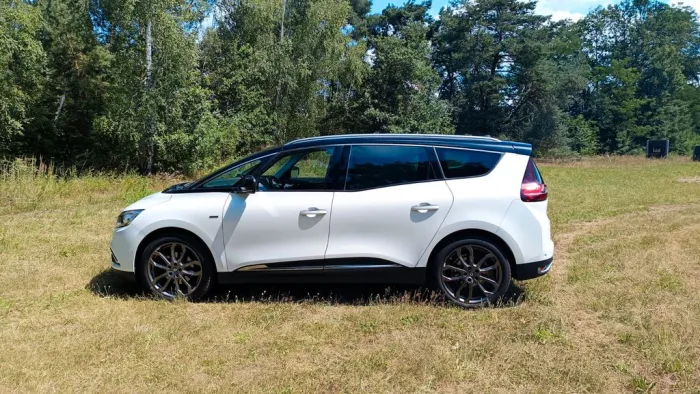 Renault Grand Scenic ENERGY TCe 160 EDC Bose Edition...