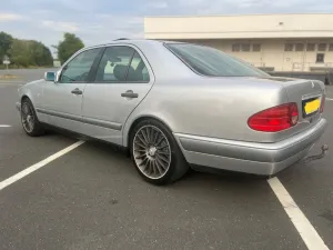 Mercedes-Benz E 230 Classic LPG Autogas, TÜV 03/2028