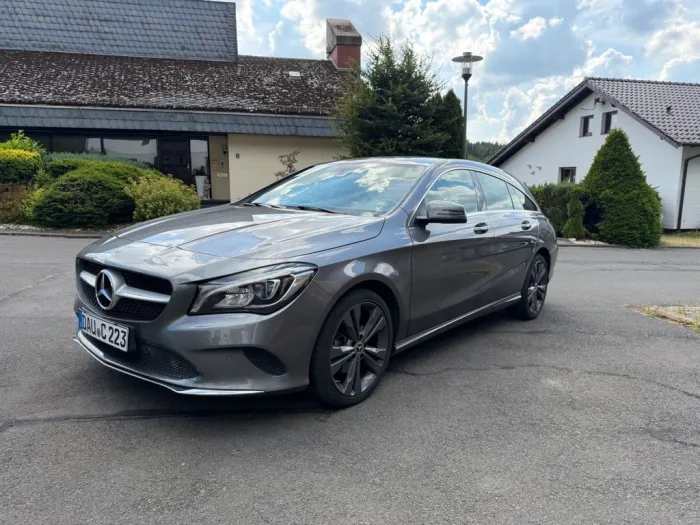 Mercedes-Benz CLA 180 Shooting Brake TÜV und Ölwechsel NEU