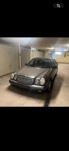 Mercedes-Benz Mercedes Benz E320 (W210)