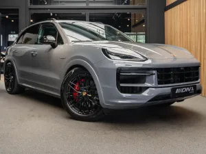 Porsche Cayenne E-Hybrid Sportdesign Sportuitlaat BOSE 3