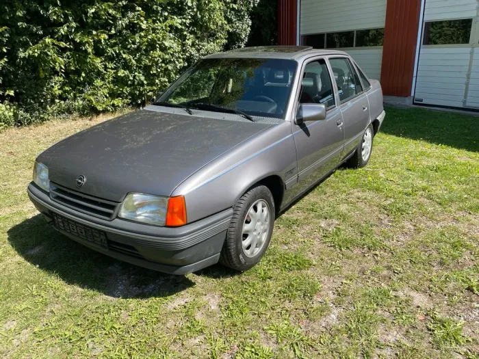 Opel Youngtimer Opel Kadett E Limousine 1.6i Be...