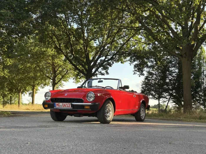 Fiat 124 DS Spider Pininfarina * Leder *