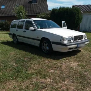 Volvo 850 Kombi, 2,4L 5 Zylinder 140 PS