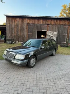 Mercedes-Benz Mercedes w124 t Model E300 Diesel