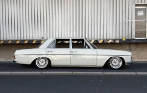 Mercedes-Benz Mercedes Benz W115 Strich 8 220d Airride 1...