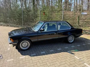 BMW 323i E21