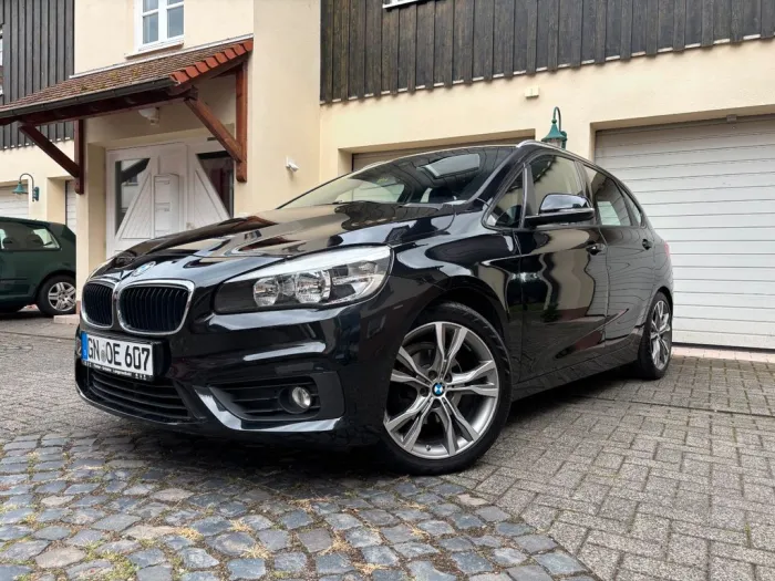 BMW 216i Active Tourer 216i im Top Zustand v. Privat
