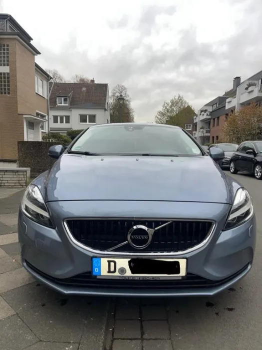Volvo V40 Momentum+LED+SHZ+FSH+CAM+NAV+PDC