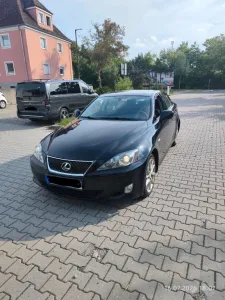 Other Lexus is 220d