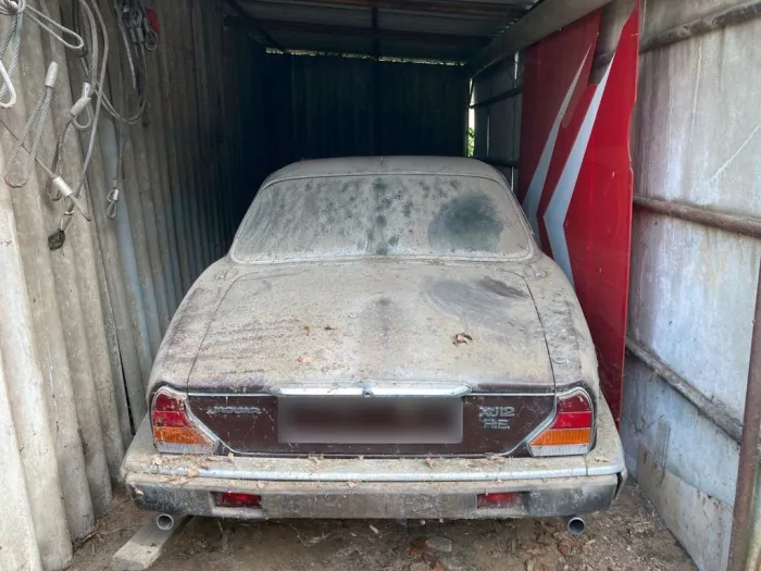 Jaguar XJ 12 HE Oldtimer Scheunenfund
