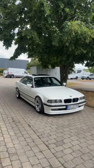 BMW e38 728i