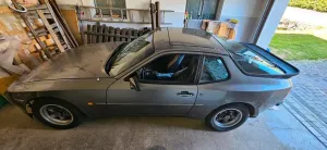 Porsche 944