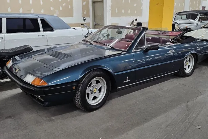 Ferrari 400i