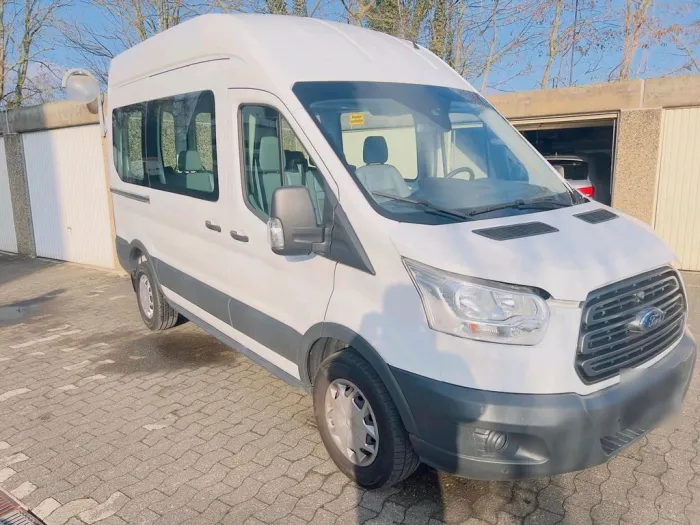 Ford Transit 9 Sitzplätze