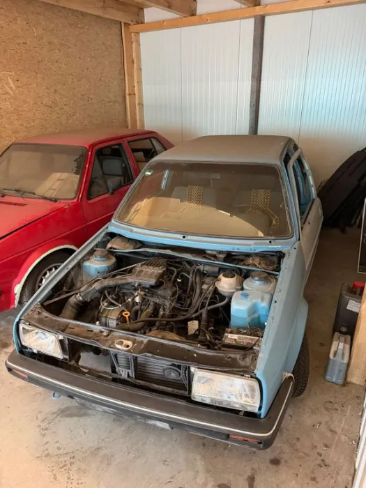Volkswagen VW Jetta 2
