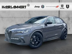 Alfa Romeo Stelvio Quadrifoglio Q4 2.9 AKRAPOVIC+PDC+KAMERA