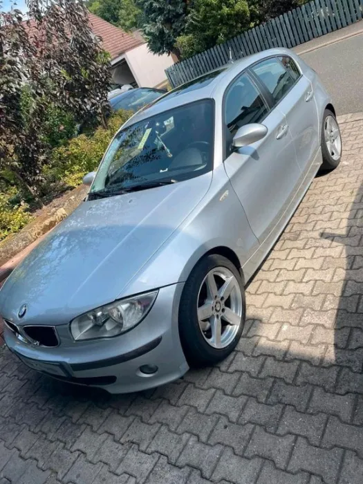 BMW E87 120i