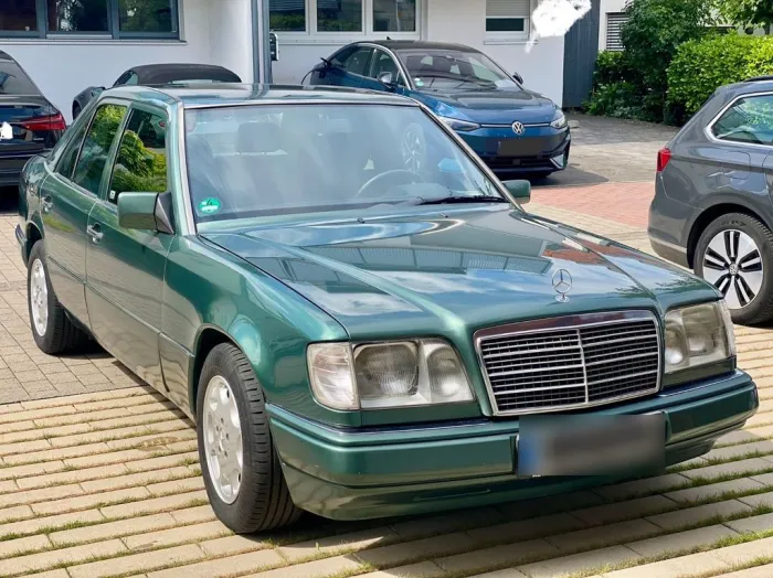 Mercedes-Benz E 220 Limousine  Oldtimer ...