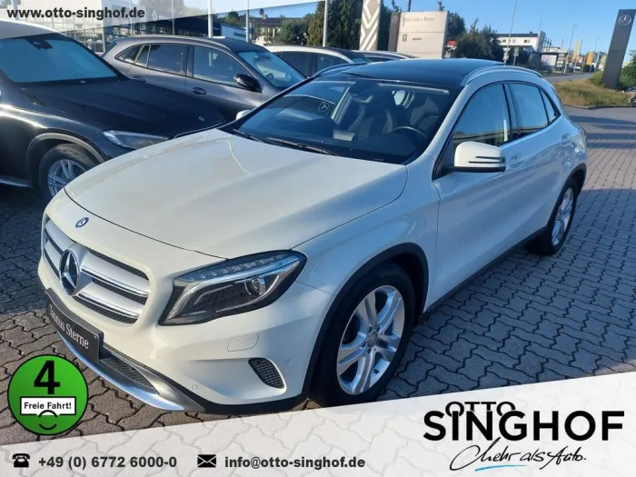 Mercedes-Benz GLA 180 Urban +AHK+Pano+Xenon+PDC+Navi+SHZ+Klima