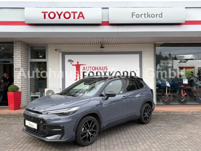 Toyota Corolla Cross 2.0 Hybrid GR Sport - Navi, SHZ, L