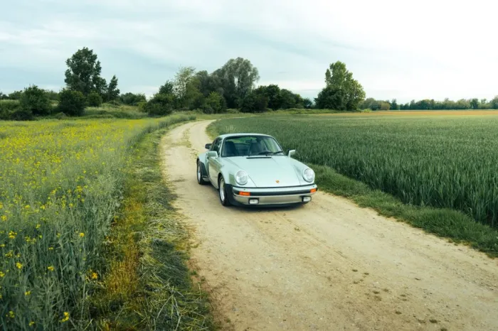 Porsche 930