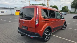 Ford Tourneo Connect-Active1.5d-AUT+AHK+PANOR+KAM+NAV