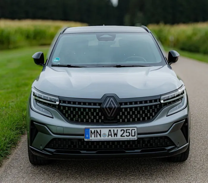 Renault Austral E-Tech Hybrid 200 Iconic Esprit Alpi...