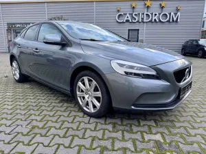 Volvo V40 Momentum T2 Aut. - NAVI + LED + AHK