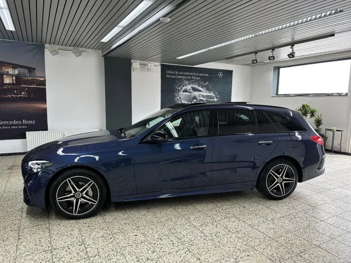 Mercedes-Benz C 300 T de 4Ma AMG + NIGHT NAV/LED/PSD/DISTR/360