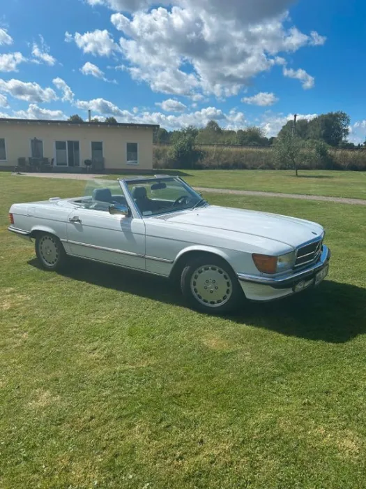 Mercedes-Benz SL 560
