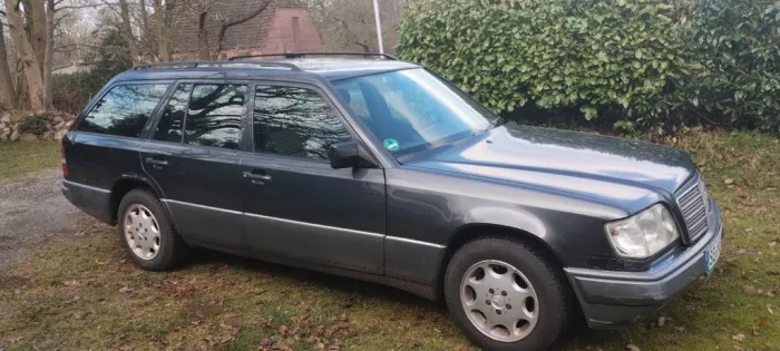 Mercedes-Benz W 124 E 220 Oldtimer
