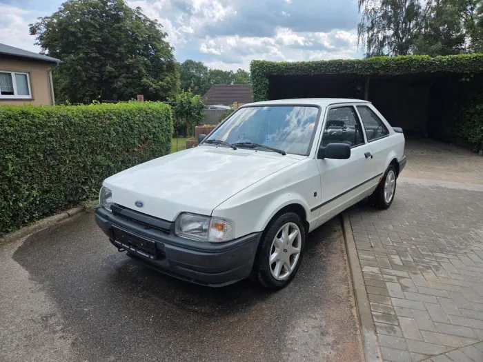 Ford Escort Mk4 1.4 C 75 PS