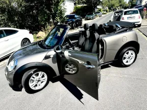 MINI Cooper Cabrio Automati 100PS Neuwertig Einparkh