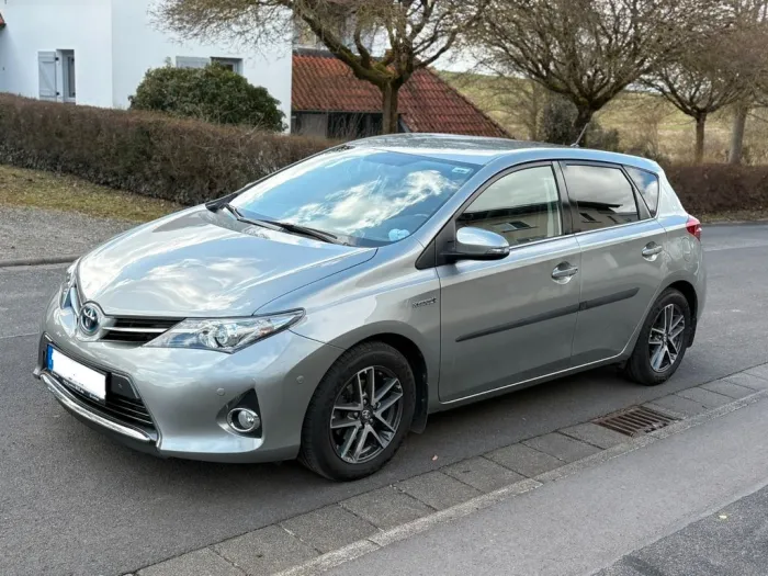 Toyota Auris Edition 1,6-l-Valvematic Multidrive S ...